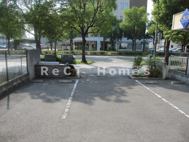 アルジャントゥールの駐車場