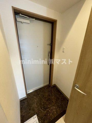ヴェッセル西九条の玄関