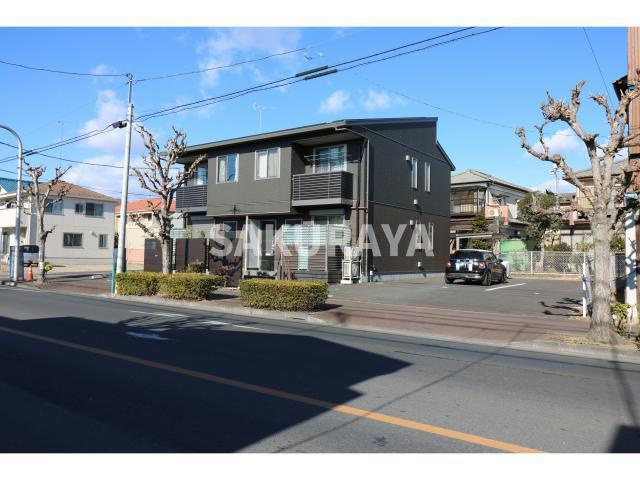 シャーメゾンアイリスの駐車場