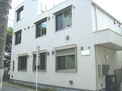 【外観】 | サクラハイツ　13727 | 3階建てのマンションです(^^)/