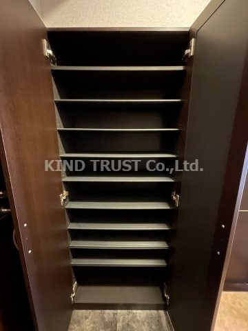 ラルテ中津の玄関|明るい玄関です