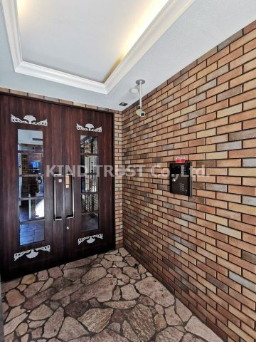 ラルテ中津のエントランス|落ち着いたエントランスです