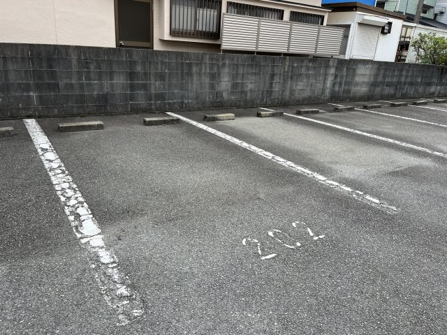 エルダー佐々木の駐車場