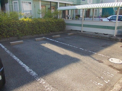 グリーンヒルズⅡの駐車場