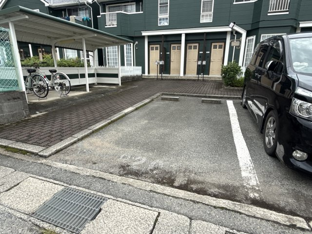 グリーンヒルズⅡの駐車場