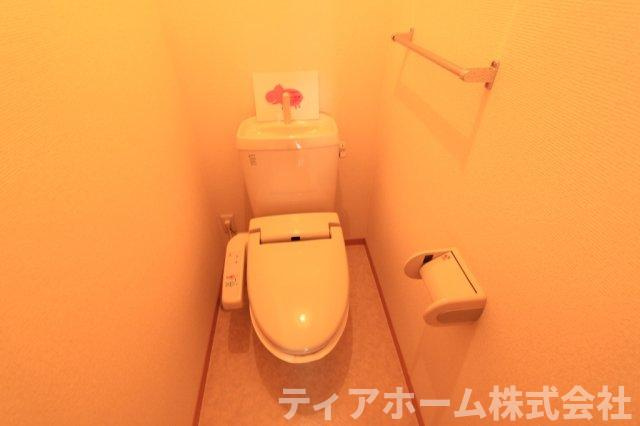 アドゥニスハイツC棟のトイレ|清潔感のあるトイレです