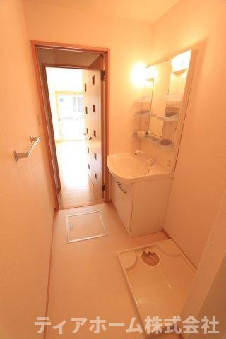 グラフォートⅡの洗面所|スペースが確保できる洗面所です