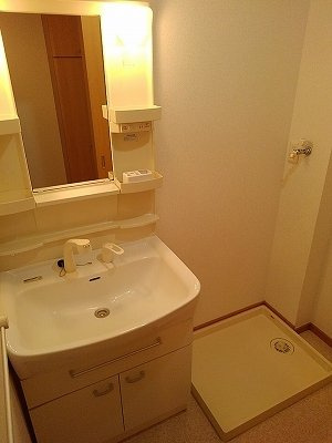 【洗面所】 | スプラウト大山 | 忙しい朝には欠かせない洗面所です