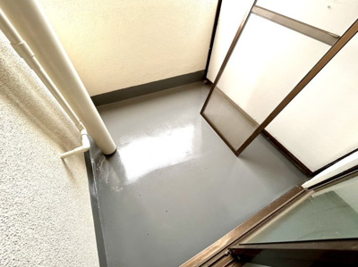 【バルコニー】 | プラザハピネス高安 | 外からの目が気にならないバルコニーで洗濯物が干せます