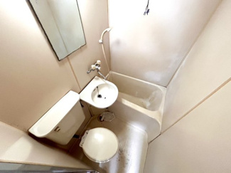 【トイレ】 | プラザハピネス高安 | 落ち着いた色調のトイレです