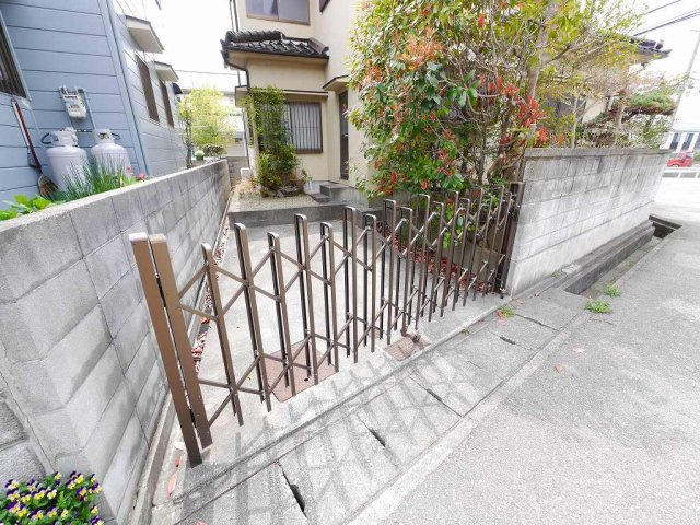 玉津町水谷戸建の駐車場|サイズ現地要確認