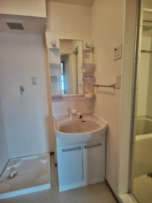 【洗面所】 | マ・メゾン寝屋川 | 忙しい朝には欠かせない洗面所です