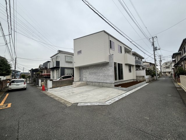 越谷市平方新築戸建て　全1棟の前面道路含む現地写真