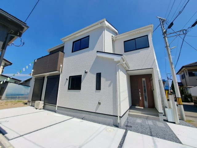 新築　高崎市石原町23-1期　LIGNAGE　1号棟の外観|現地写真　完成しました！ご内覧等、お気軽にお問合せください♪　
