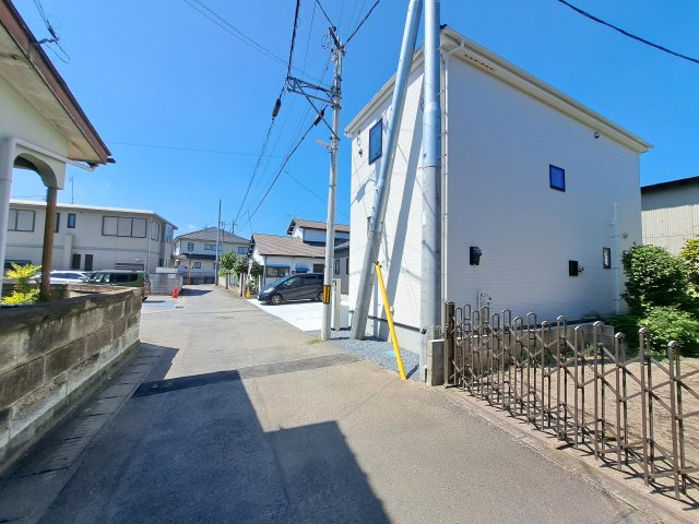新築　高崎市石原町23-1期　LIGNAGE　1号棟の前面道路含む現地写真|現地写真　東側接道幅員約3.1ｍ