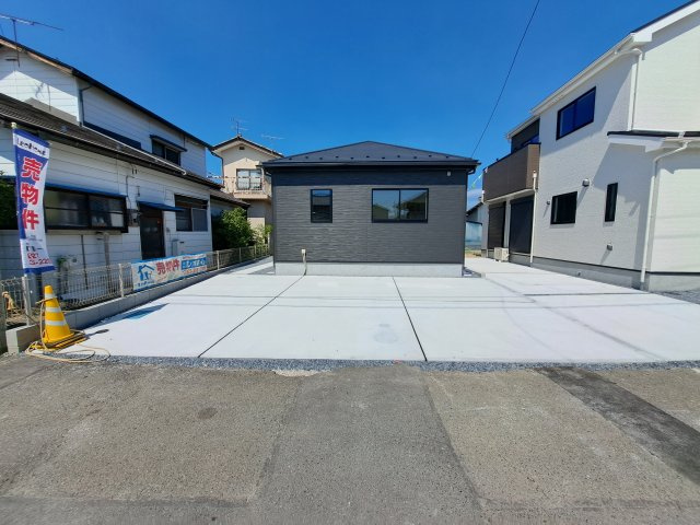 新築　高崎市石原町23-1期　LIGNAGE　2号棟の駐車場|現地写真　駐車スペースは並列2台分可能です！
