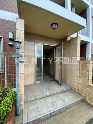 【エントランス】 | ルミエール・コート | 落ち着いたエントランスです