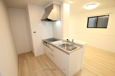 【キッチン】 | ラ・カーザ・ドルチェ　Ⅴ | コンパクトなキッチンで掃除もラクラク
ソォン2　101号室　2025年3月30日