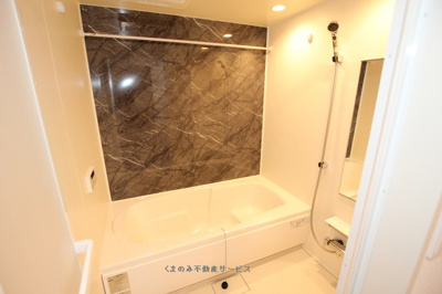 【浴室】 | ラ・カーザ・ドルチェ　Ⅴ | きれいなお風呂です
ソォン2　101号室　2025年3月30日