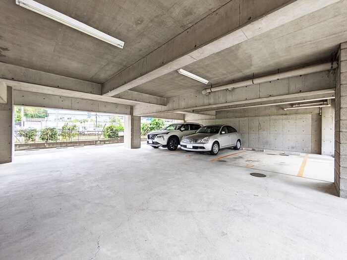 パールマンションの駐車場