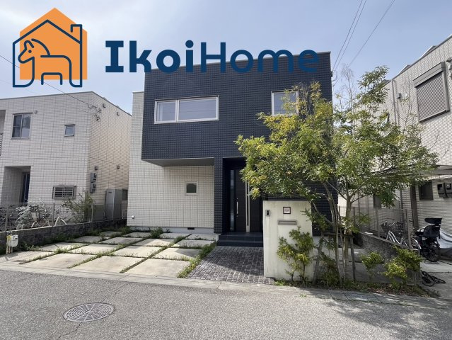 神戸市西区井吹台東町６丁目　中古戸建　リフォ完のエントランス|２０２３年３月にリフォーム済みで、全室クロス張替、CF張替、ハウスクリーニングなどが施工されています