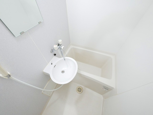 レオパレススナッグ　ビラの浴室