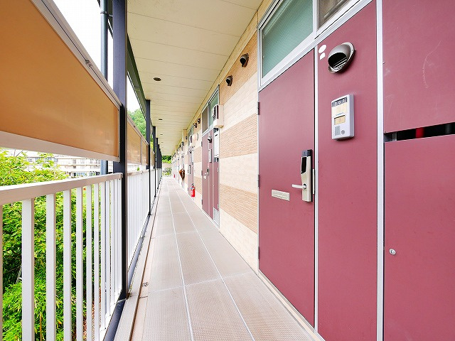 レオパレススナッグ　ビラのエントランス