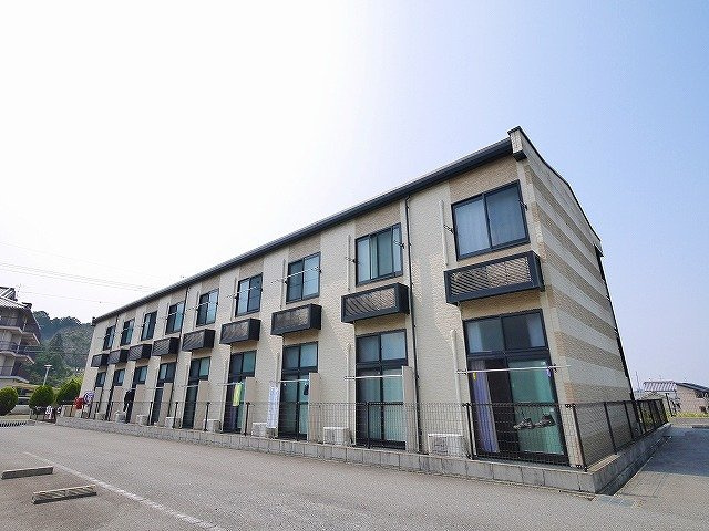 レオパレススナッグ　ビラ