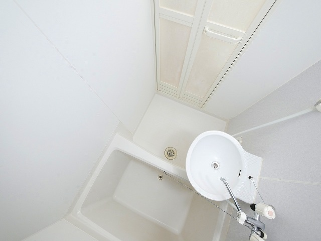 レオパレススナッグ　ビラの浴室