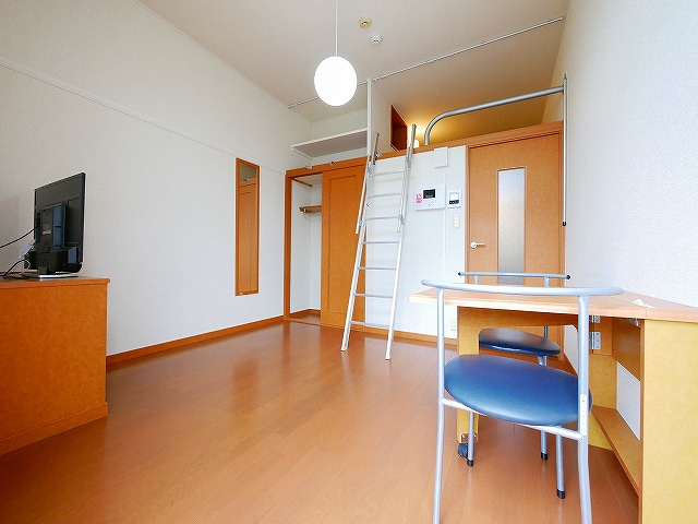 レオパレススナッグ　ビラの居間・リビング