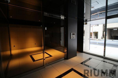 【エントランス】 | ジェノヴィア新宿御苑グリーンヴェール（GENOVIA新宿御苑 green veil）