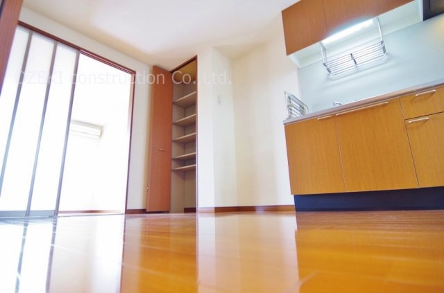 モナ・ミストラル越谷の居間・リビング