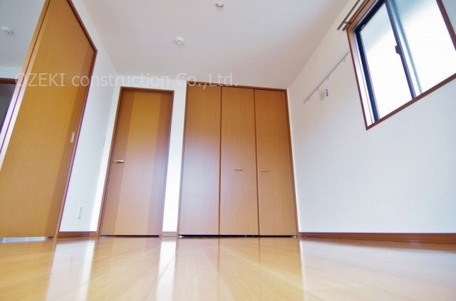 モナ・ミストラル越谷の寝室|※写真は角部屋のもの