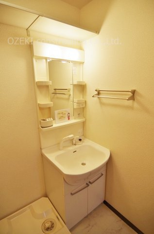 モナ・ミストラル越谷の独立洗面台