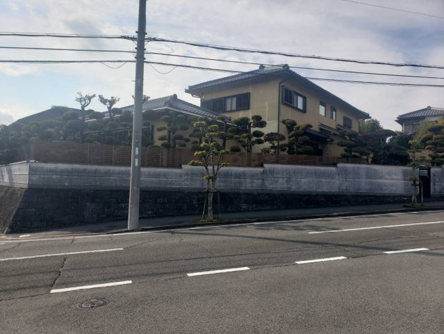 【外観】 | 香芝市関屋北6丁目　戸建 | お隣とは目線の合わない造になっています♪