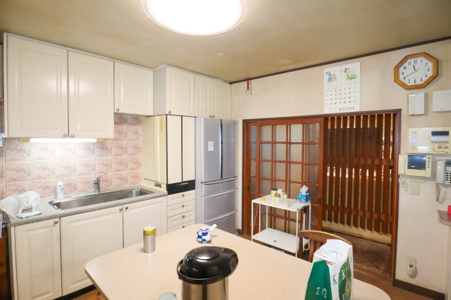 【キッチン】 | 香芝市関屋北6丁目　戸建 | しっかりと収納スペースの有るダイニングキッチン