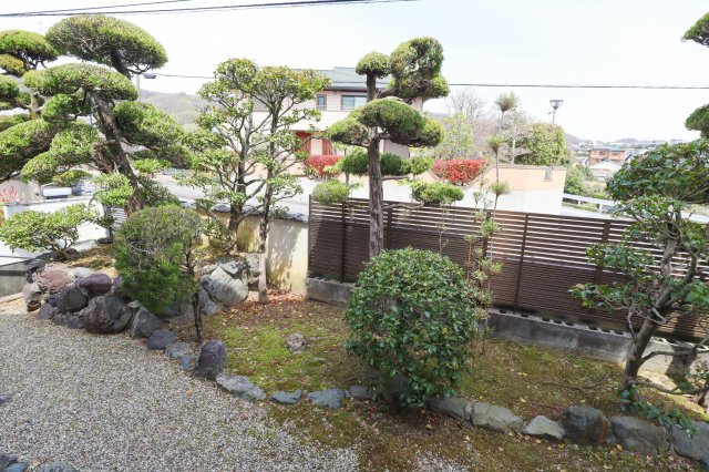 【庭】 | 香芝市関屋北6丁目　戸建 | 各お部屋からお庭をお楽しみいただけます♪