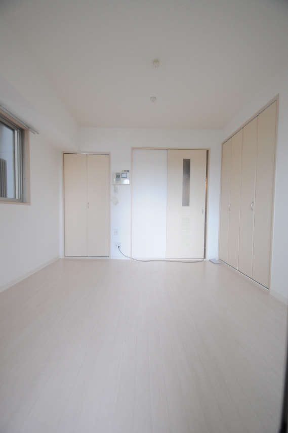 大阪市都島区東野田町１丁目の賃貸マンションの洋室