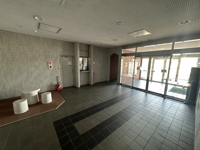 ライオンズマンション原町第2のエントランス
