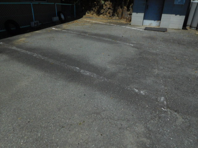石田ビルの駐車場