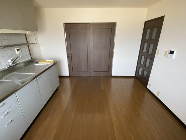 レジデンス香呂の洋室