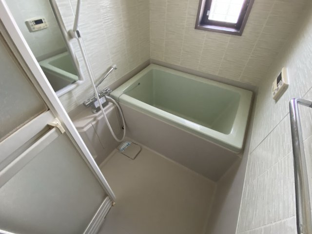 レジデンス香呂の浴室