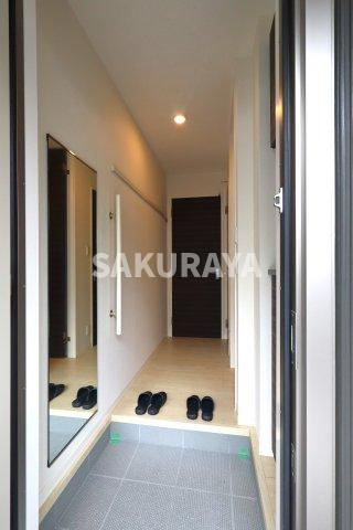 プロスパー2の玄関|2024年撮影。現況と異なる場合がございます。