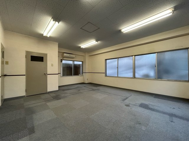 江橋ビルの内装