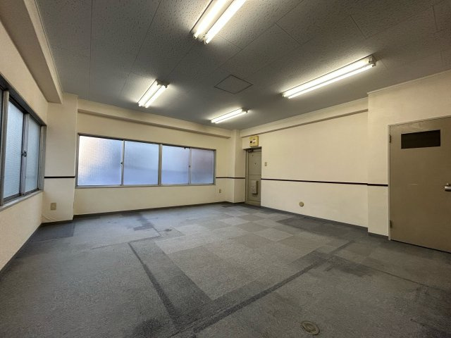 江橋ビルの内装