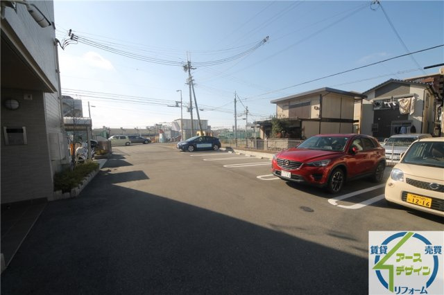 ルミエール弐番館の駐車場|カースペースがあります