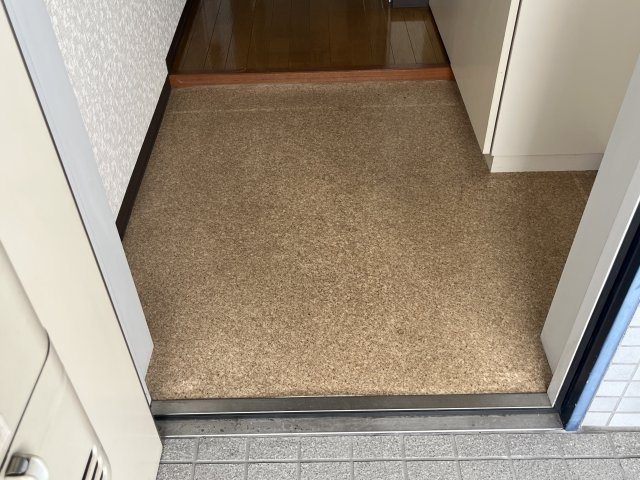 パームコート東山の玄関