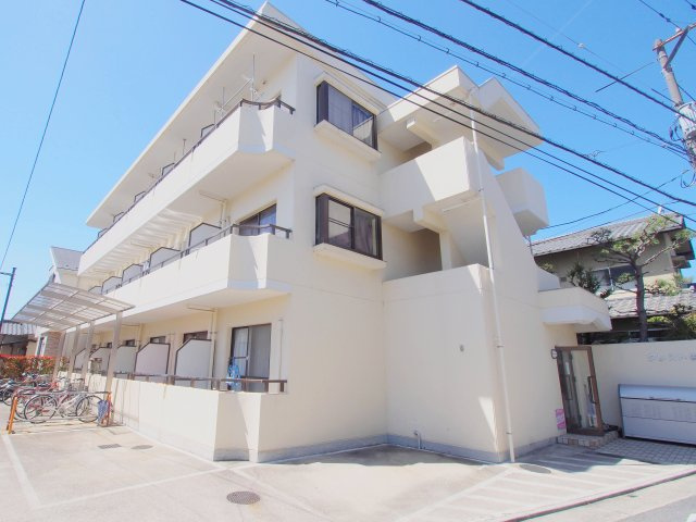 クレスト曽根の外観