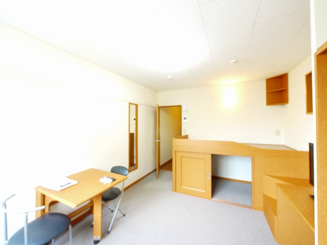 レオパレスＳＡＷＡＨの洋室|コンパクトで使いやすい洋室です