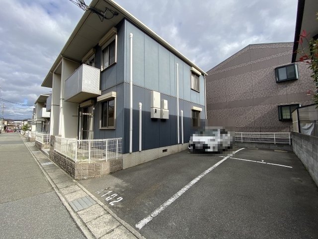 シャーメゾン桜の駐車場